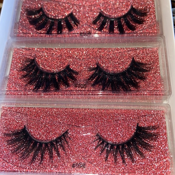 NEW Bundle Of Lashes - Picture 3 of 3